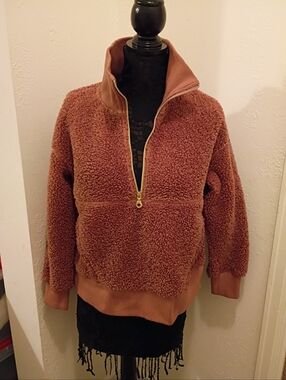JoyLab Tan Sherpa Pullover with Gold Accents
